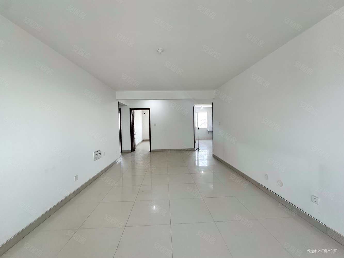 府河家园3室2厅2卫141㎡南北97万