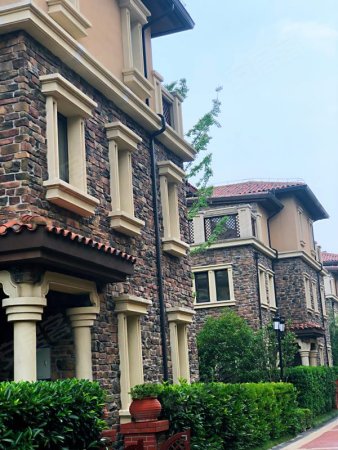 2号线地铁口(园区别墅)尹山湖一线湖景现房,自带南北二百花园