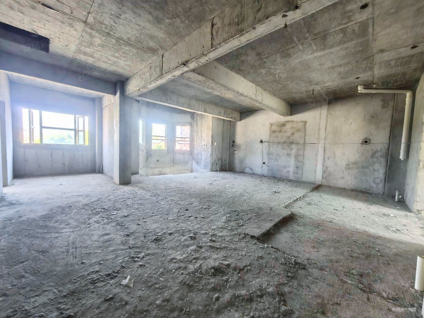 阳明山庄5室2厅2卫360㎡南北555万