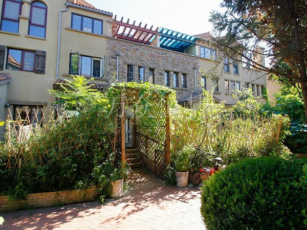 北京昌平小汤山北金科帕提欧(别墅)金科帕提欧 精装电梯联排别墅出租