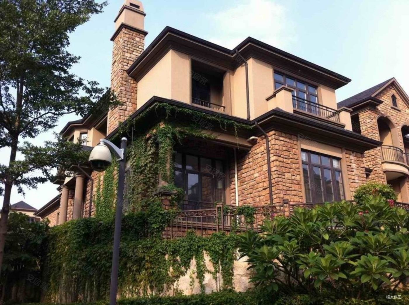 好别墅,新欧式豪装,保养好,4层实用700平,带电梯,安静,莱蒙水榭山二手