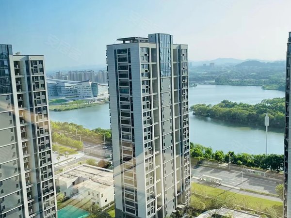 湖州吴兴万达广场上实雍景湾上实雍景湾 3室2厅2卫 89平 带车位 包