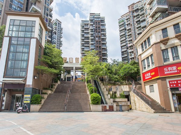 深圳宝安松岗畔山御景花园畔山御景花园 2室2厅2卫 电梯房 82平 南北