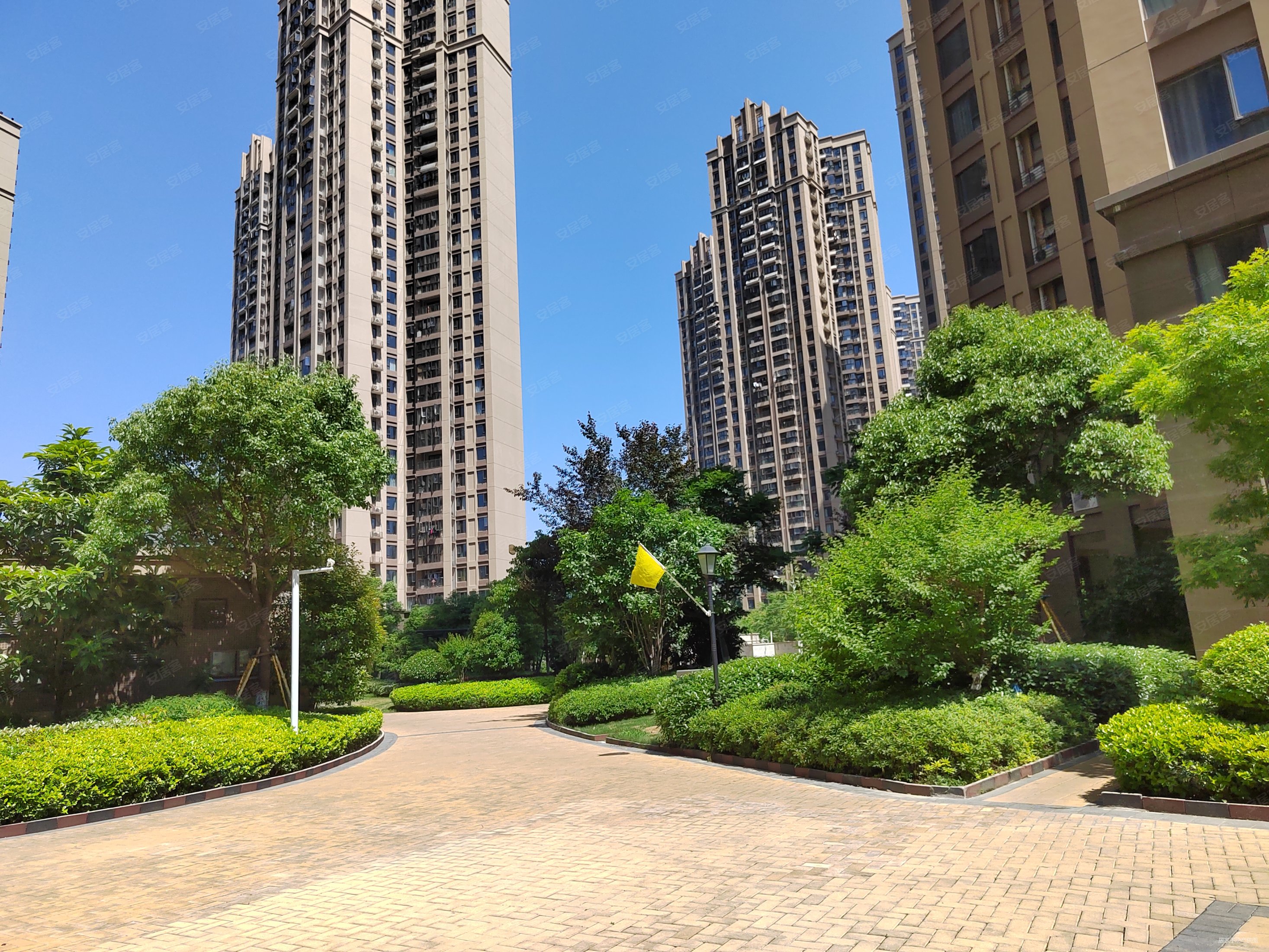 广电兰亭盛荟(一期)3室2厅1卫88.39㎡南北128万