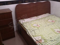 六盘水钟山凤凰山房间在人民广场沃尔玛后面泰鸿大厦，合租电梯房，24小时热水。出租房源真实图片