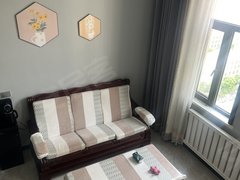 庆阳西峰西峰城区万辉,六中,单身公寓一居室,家具家电齐全,中心位置出租房源真实图片