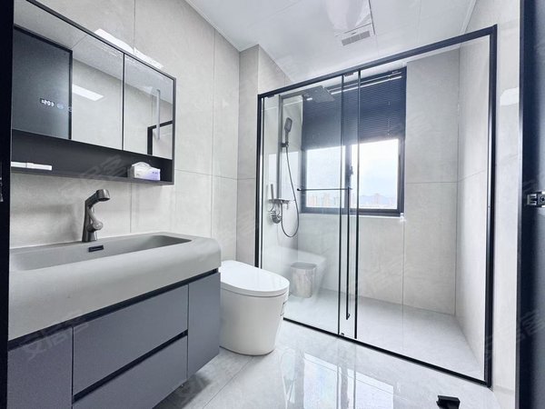 金华东阳横店金光灿烂金光灿烂！背靠南江壹号！镇中心！楼下菜场！配套齐全！出入方便出租房源真实图片