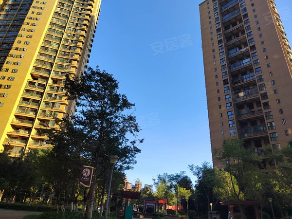 昆明官渡新螺蛳湾中豪悦城花园中豪悦城花园 3室2厅2卫 精装修 110平