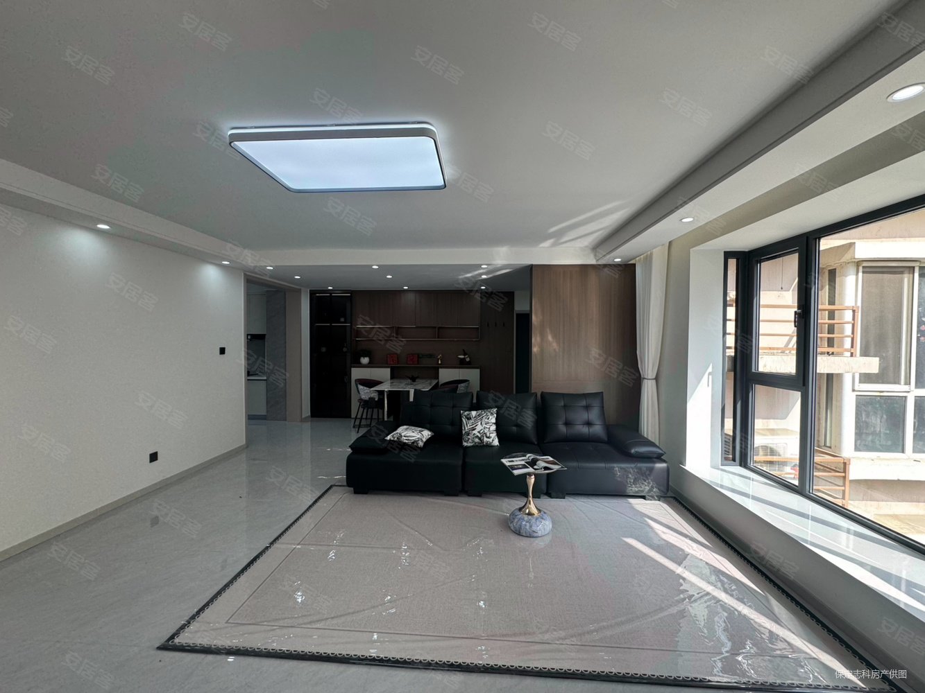 维多利亚夏郡4室2厅2卫162㎡南北115.8万