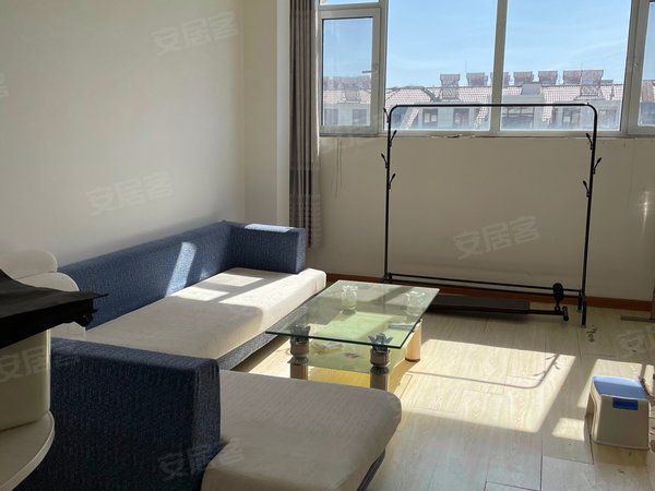 青岛胶州新城区御都花园a区澳门路 御都花园 南区 六楼 阁楼 家具家电