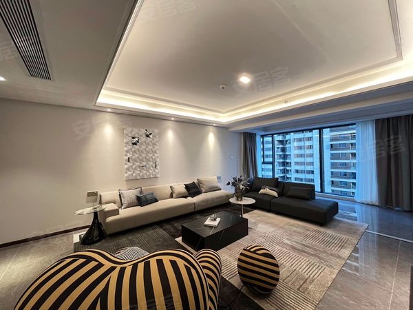 长沙岳麓梅溪湖北梅溪华府梅溪华府 4室2厅3卫 电梯房 精装修 216平