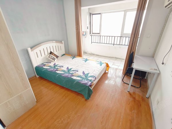 【多图】中垠御苑,国际会展中心租房,高新万达附近,四户合租有厨房