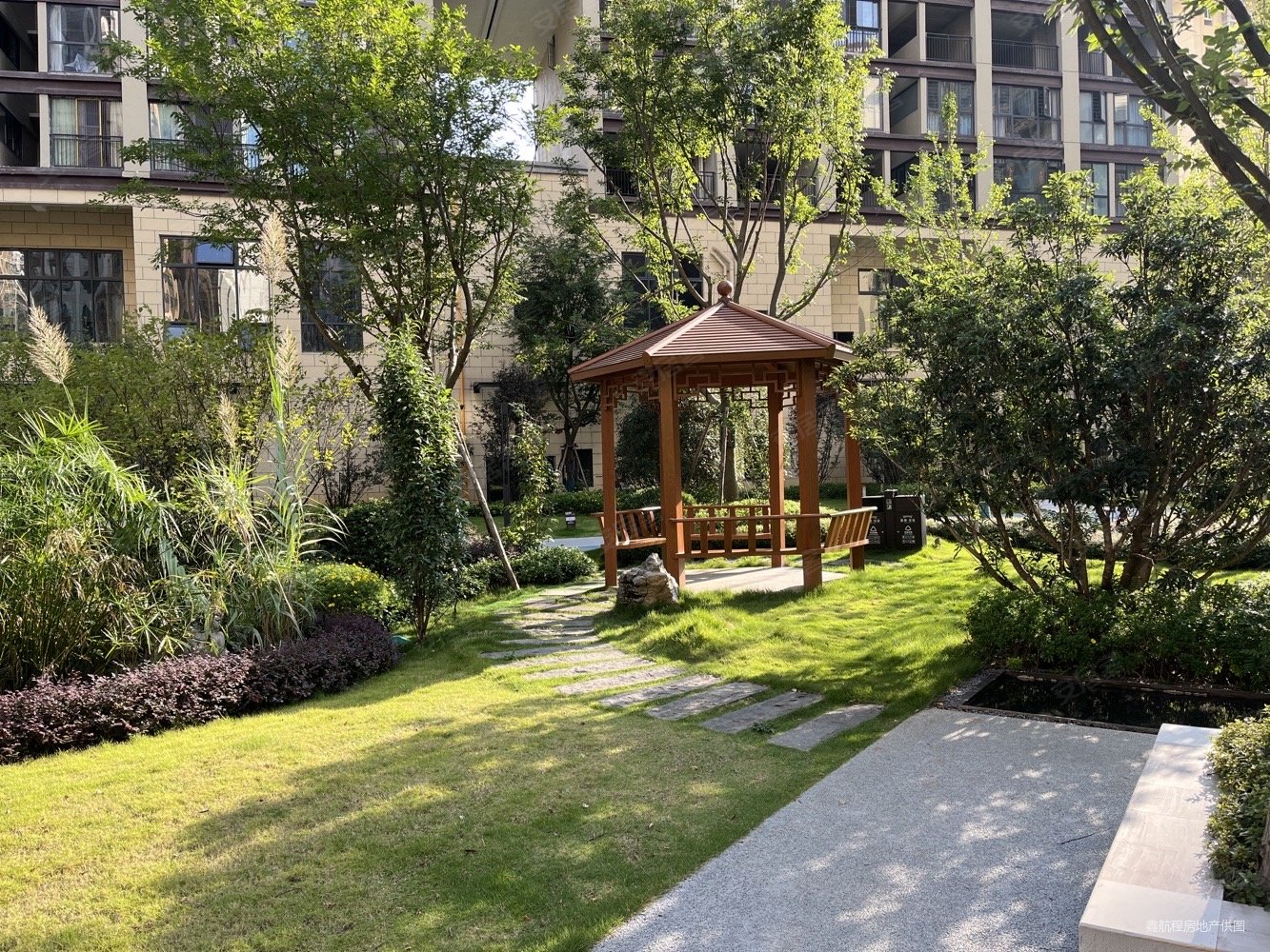 富康珑庭4室2厅3卫149.8㎡南北70万