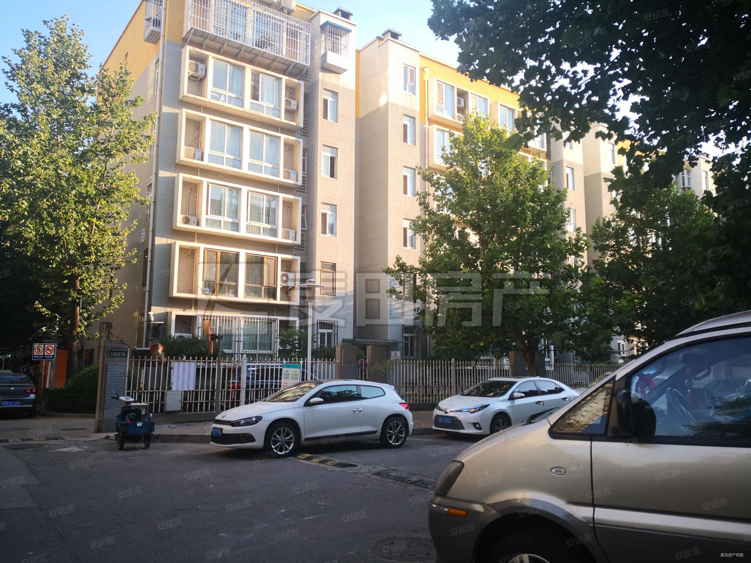 宋家庄地铁口正规商品房小区板楼南北通透