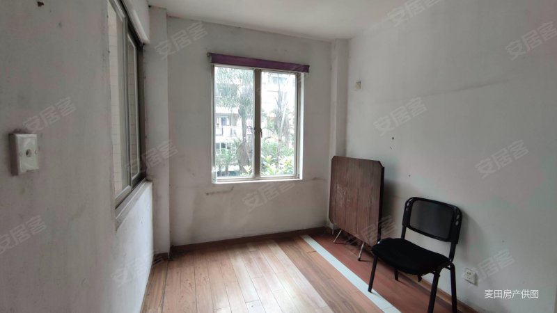 社区中心,大三房带20平入户花园,总价低,融信第一城二手房,188万,3室2