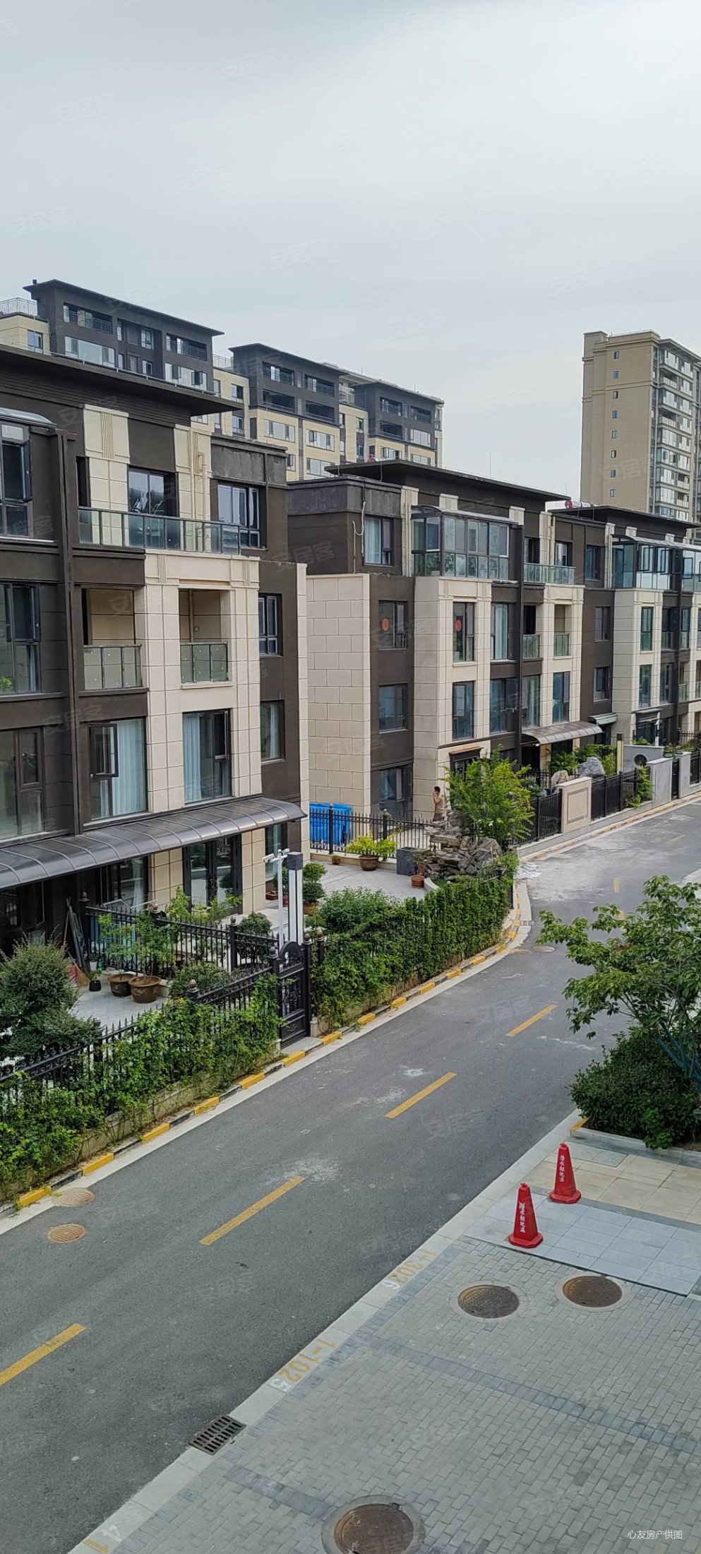 金泰御澜湾电梯三室两厅两卫116平86万