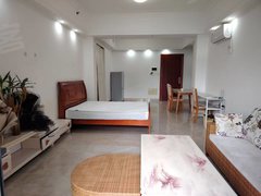 台山台城台城城区一手有匙出租：爱琴居72平方大公寓，1380元月，包物业费出租房源真实图片