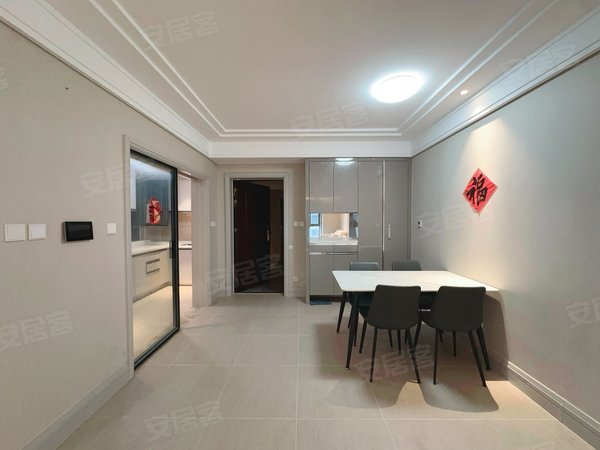 大连开发区滨海路融创海逸长洲滨海路融创 三室两厅一卫 干湿分离 干净整洁 定制衣柜出租房源真实图片