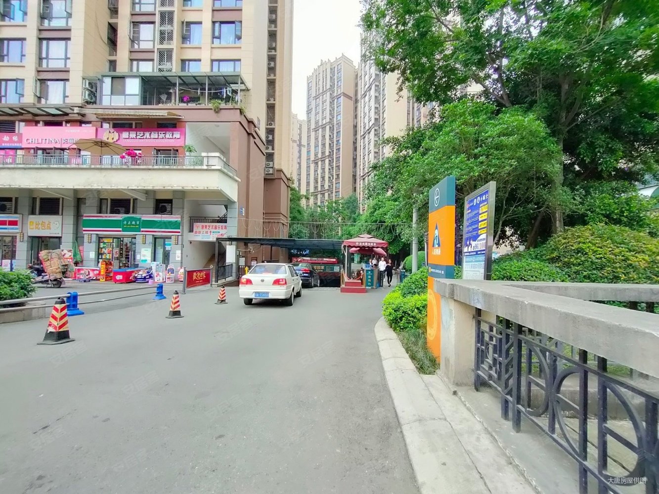 蓝光coco金沙二期清百路精装小三居