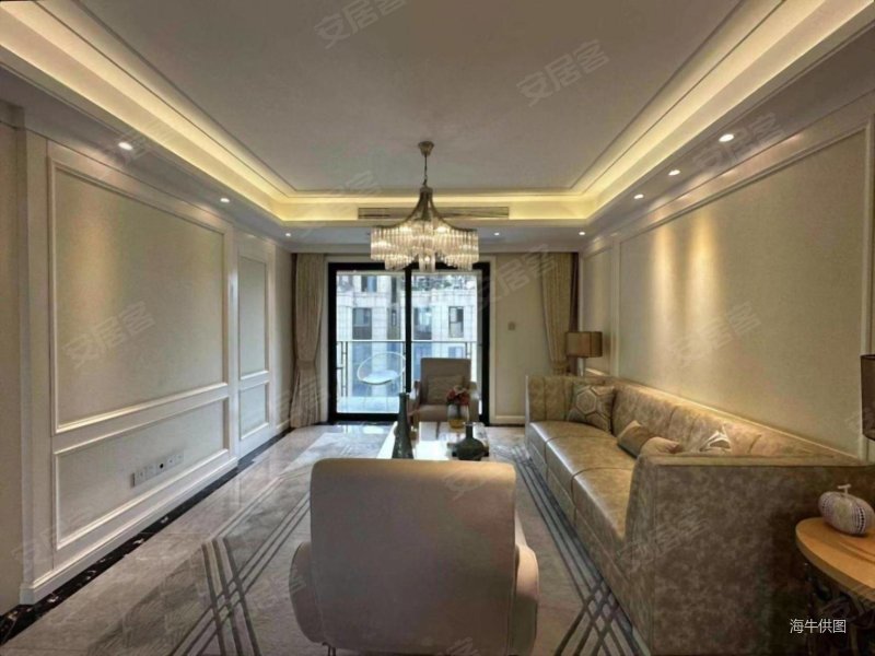 楼下地铁口,全新装修,鲁能公馆,有车位,户型南北通透,可议价