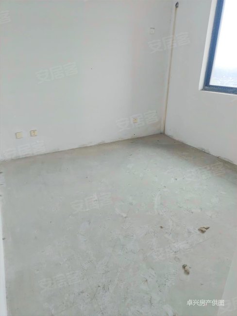 望湖家园118平115万毛坯三房两卫楼层满两年可以上