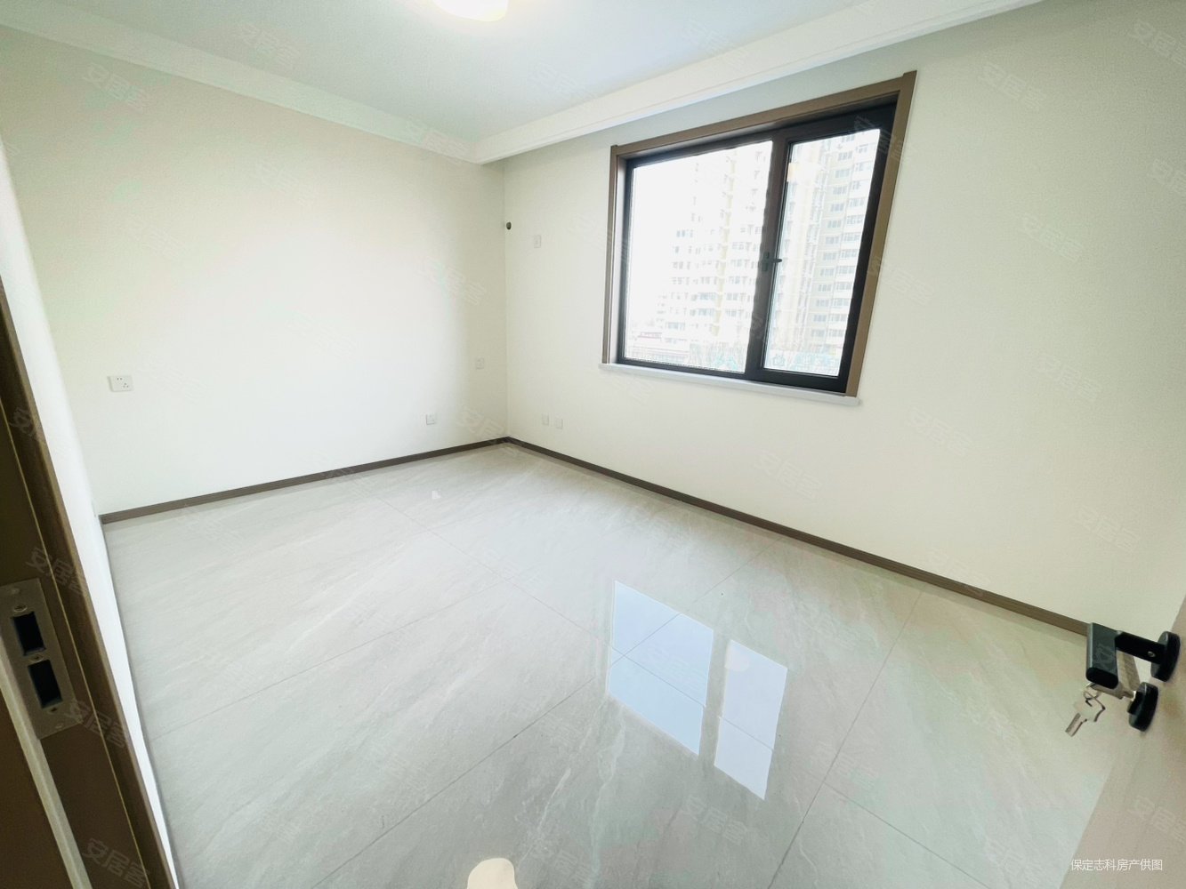 世纪华庭3室2厅2卫152㎡南北119.69万