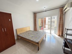 漳州龙文碧湖万达永兴小区，民水民电 正套单身公寓900出租哦～带大阳台采光好出租房源真实图片