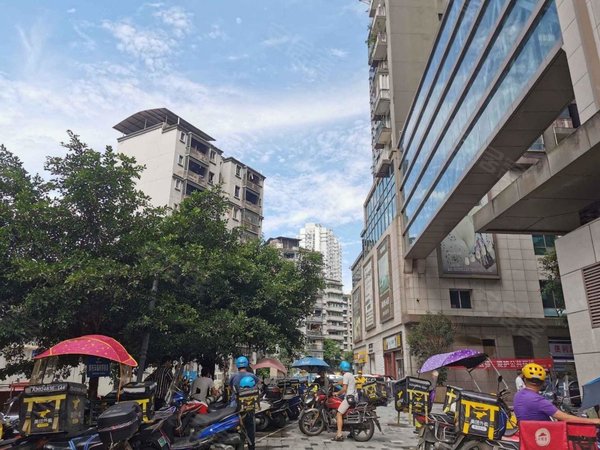 重庆涪陵涪陵高笋塘泽胜世贵双星涪陵高笋塘 新世纪 泽胜楼上 精装1室