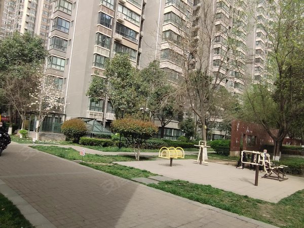 西安雁塔三森国际家俱城省直机关三爻小区e区可短租月付 无中介 三爻