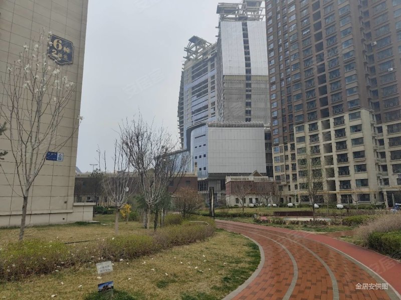 奥体中心地铁口 标准三室两厅 南北通透 精装修