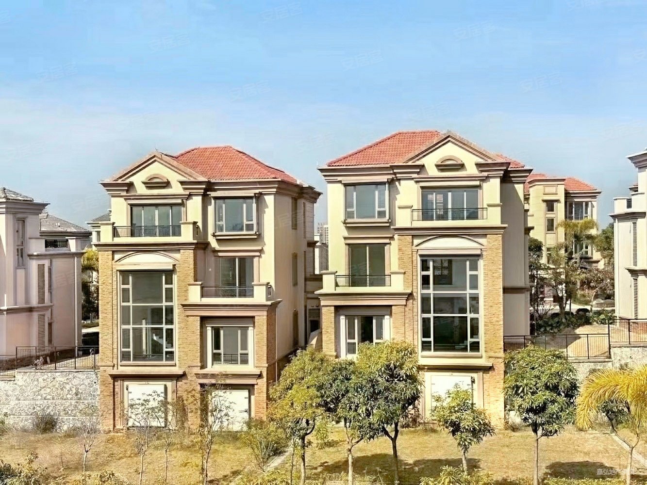 海逸豪庭御峰豪装独栋别墅朝南毛坯价