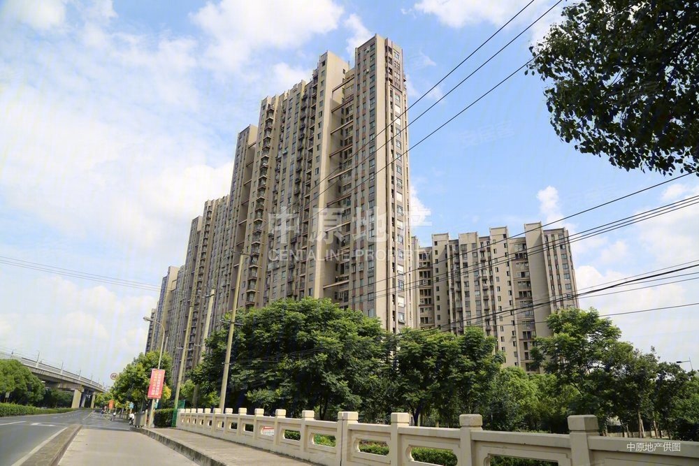 绿地新翔家园2室2厅1卫70.44㎡南375万