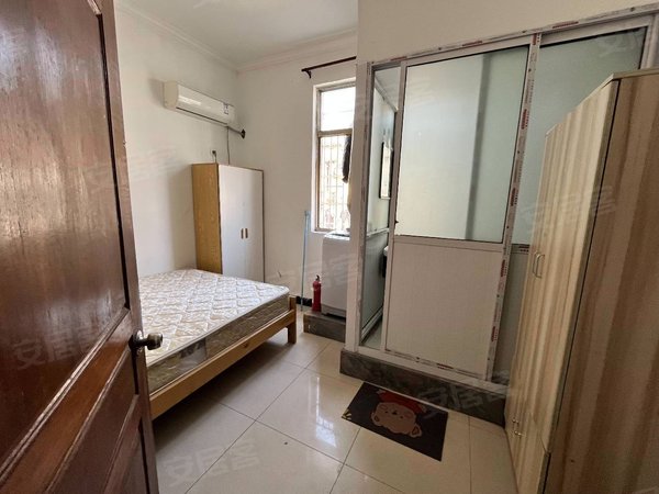 苏州相城黄埭潘阳新村潘阳新村  单间带独立卫出租  带独立的洗衣机