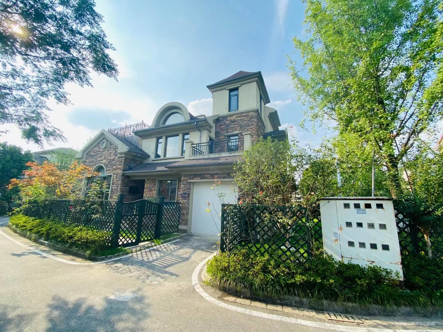 保利十二橡树庄园独栋别墅 急出售 位置好 随时看房