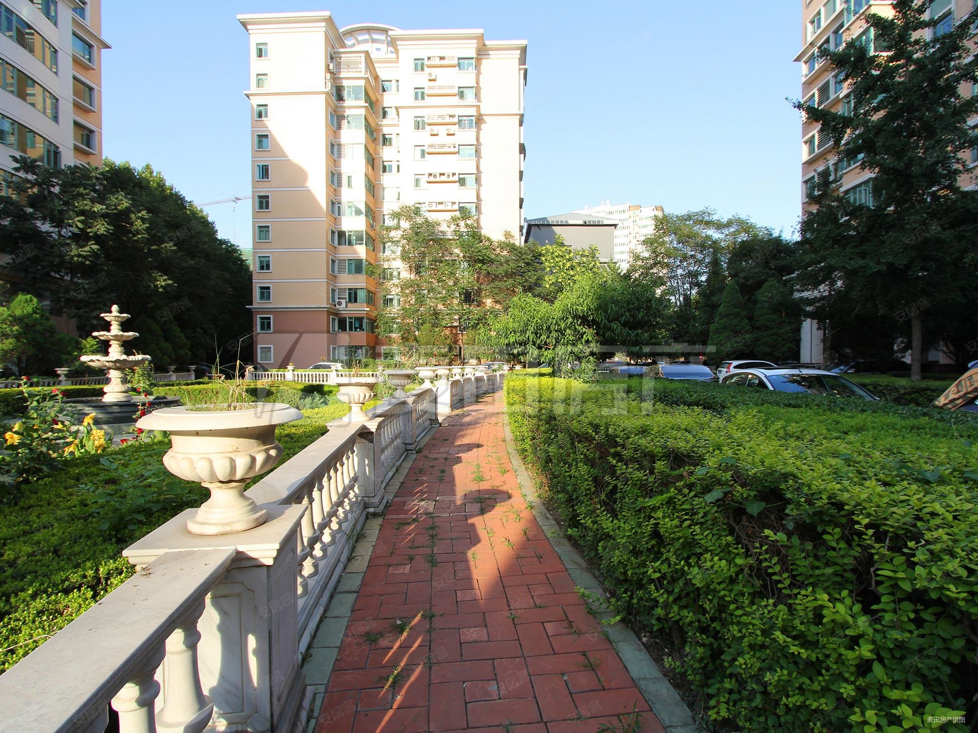 中海雅园4室2厅2卫199㎡南北1970万