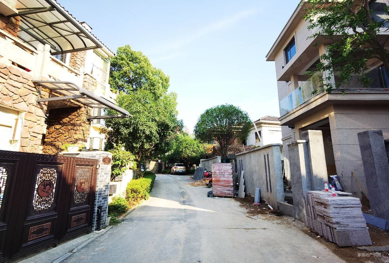 高性价比,香格里麓山别墅二手房,600万,6室3厅,4卫,335平米-长沙安居