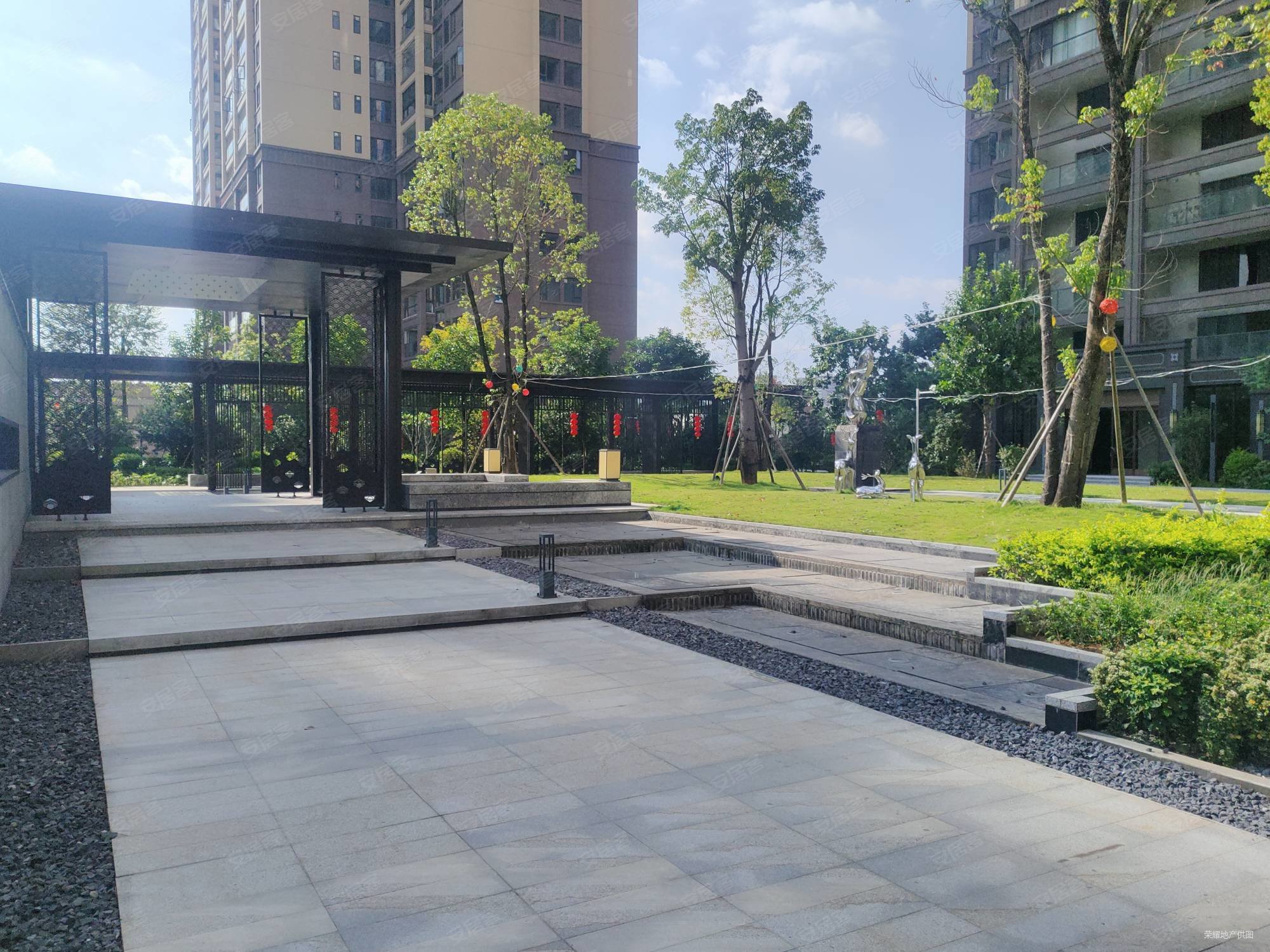 翔栩水岸城4室2厅2卫130㎡南北130万