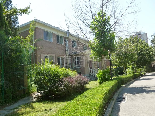 北京朝阳亚运村富成花园富成花园 五居室有阳台 地下一层地上三层