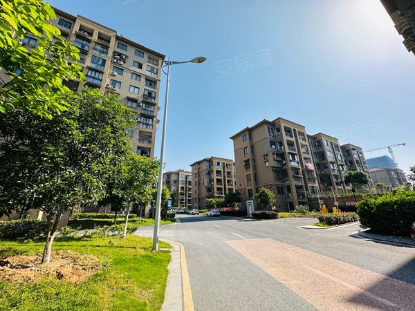 杭州富阳银湖梓树花苑(公寓住宅)硅谷小学门口 精装两房 拎包入住