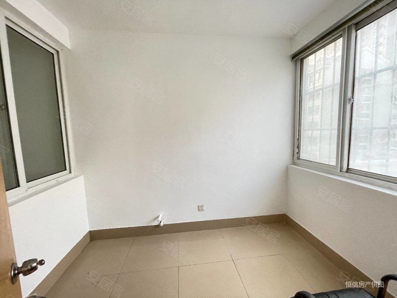 双十验 恒昌佳园一楼三室 有附房证出税可议价,恒昌家园二手房,37.