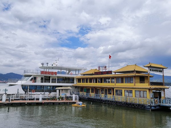 昆明西山滇池度假区听涛雅苑滇池度假区 西贡码头精装两房 带阁楼