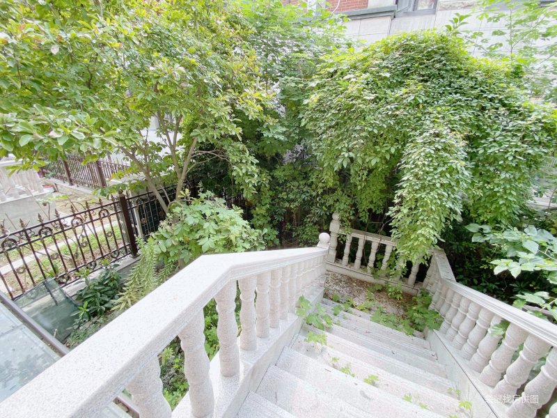 御龙山花园别墅