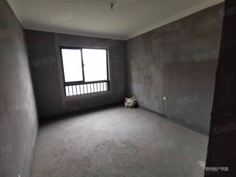 高铁新城植物园板块,舒适3房,户型格局好,无遮挡视野开阔,世茂尚景