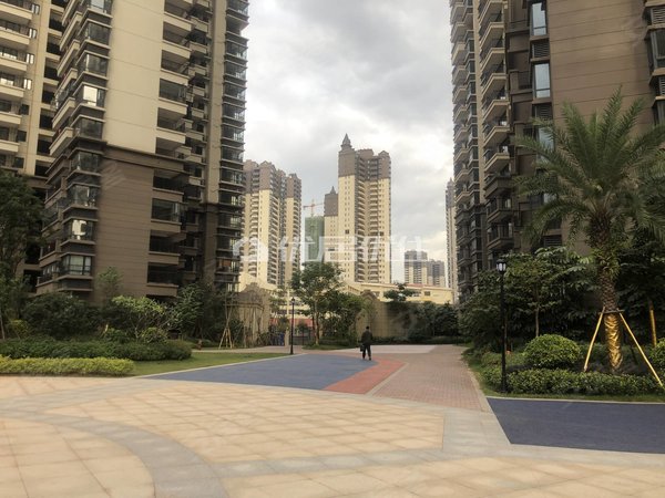 南宁良庆良庆周边大都悦园建工城 海辉路小学旁 精装两房 目前家具