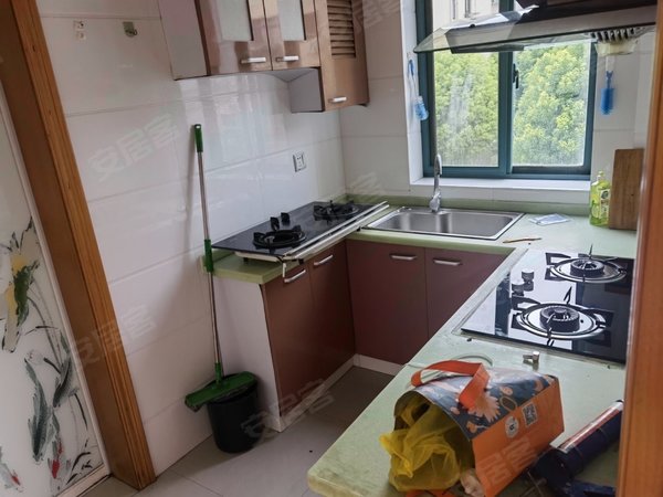 上海浦东高东杨园三村杨园三村 近大门口 楼层好 位置方便 近商场和菜