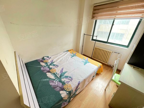 雁翔路北口青龙寺武警医院友和大厦领包入住