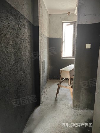 中国铁建官河府4室2厅2卫126㎡南北155万