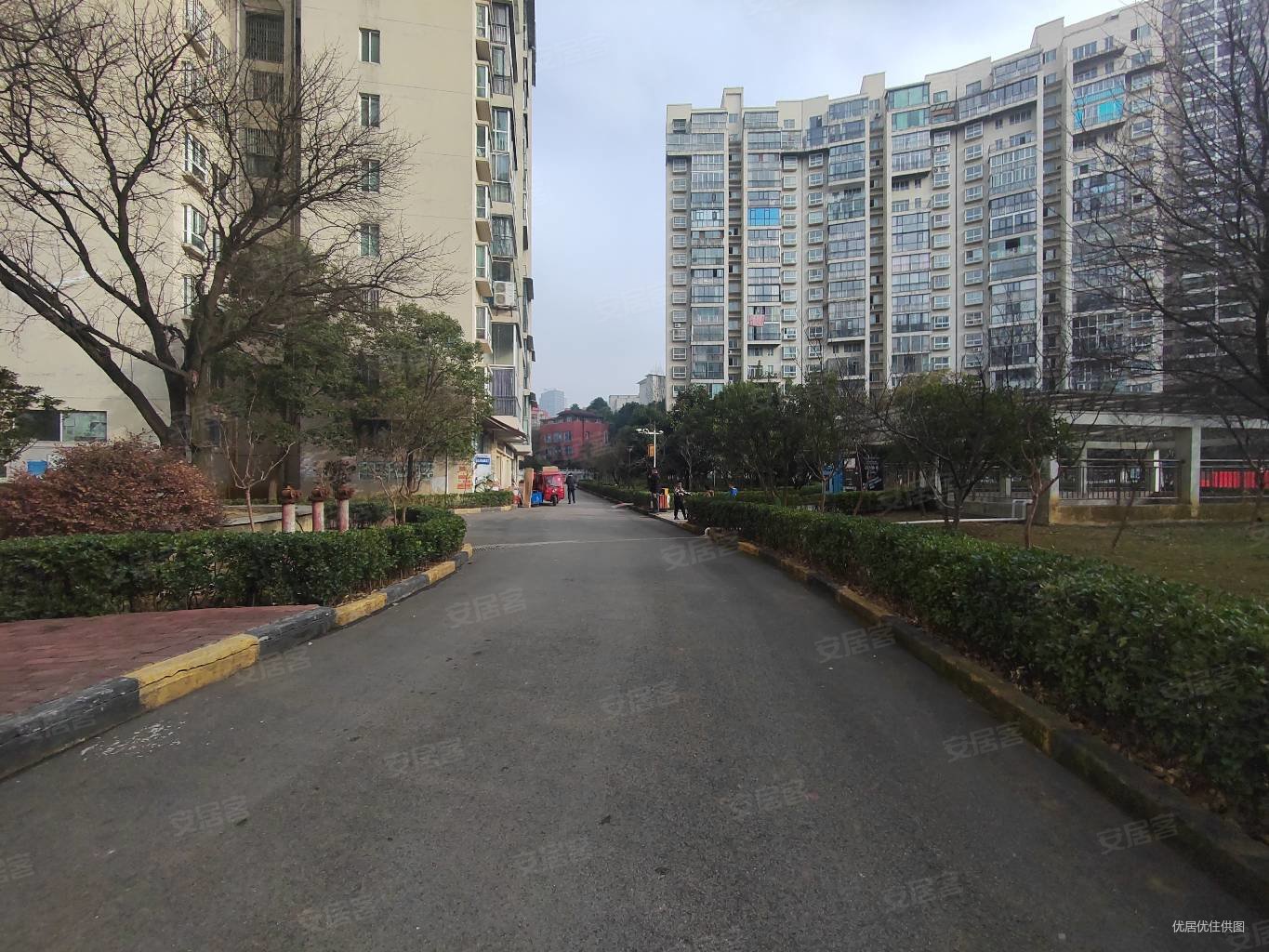 南湖郡精装修三房一卫产权证满二