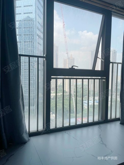 京华广场 近广州 近地铁 各付各税 随时可看