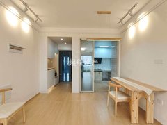 南宁横县横县城区压一付二电梯房，直接领包入住，看房方便。出租房源真实图片